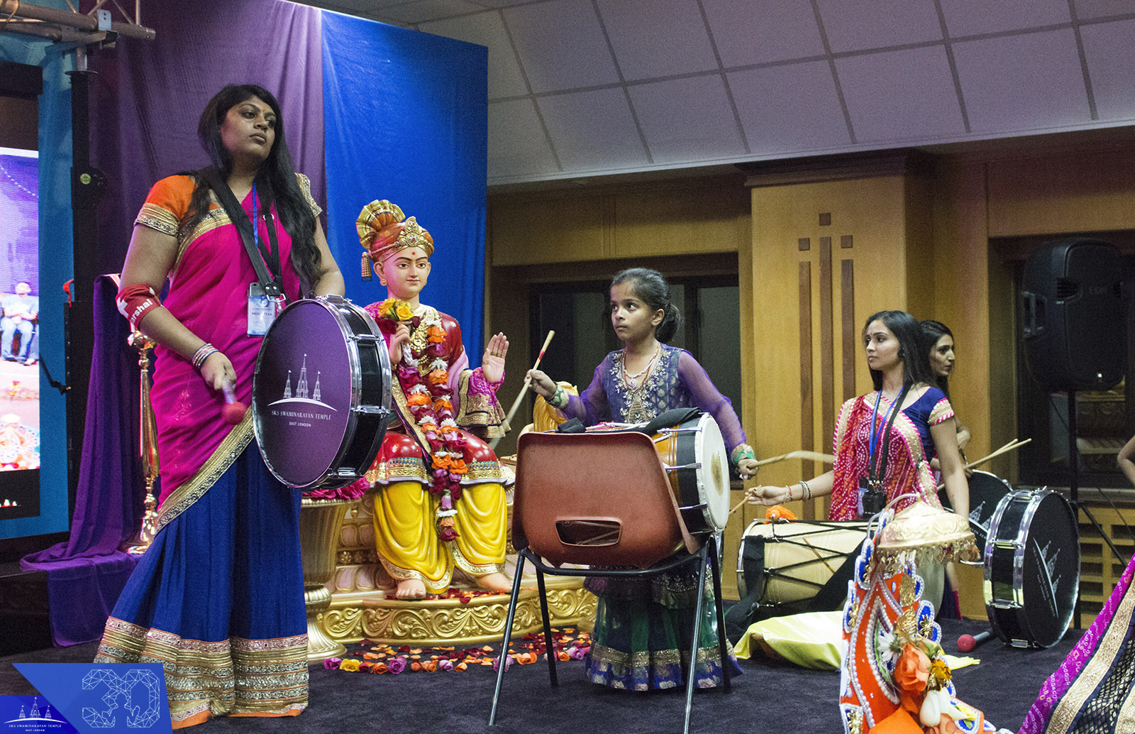 186  - ©1987-2017 SKS Swaminarayan Temple East London